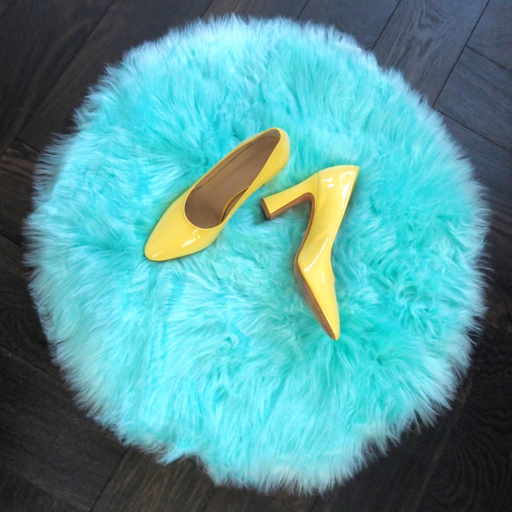 2' Round Artificial Wool Faux Fur Rug - Turquoise - MAIA HOMES