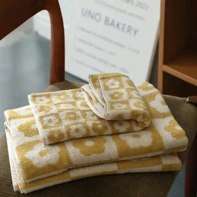 Verdant Birds & Blossoms Bath Towel 