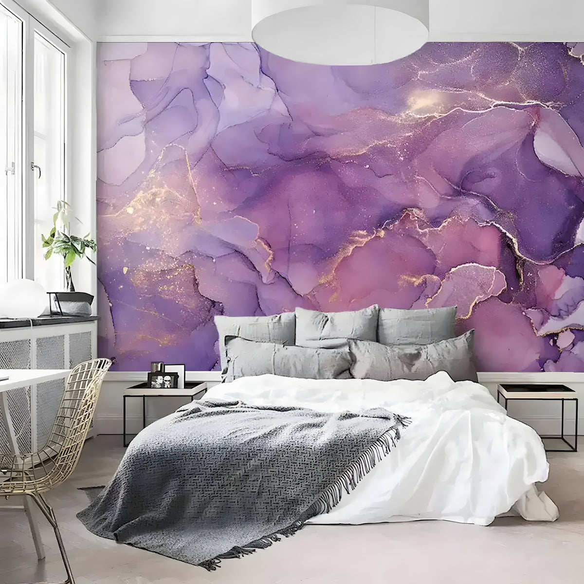 Abstract purple and gold marble wallpaper featuring fluid designs and elegant patterns, perfect for enhancing interior decor.