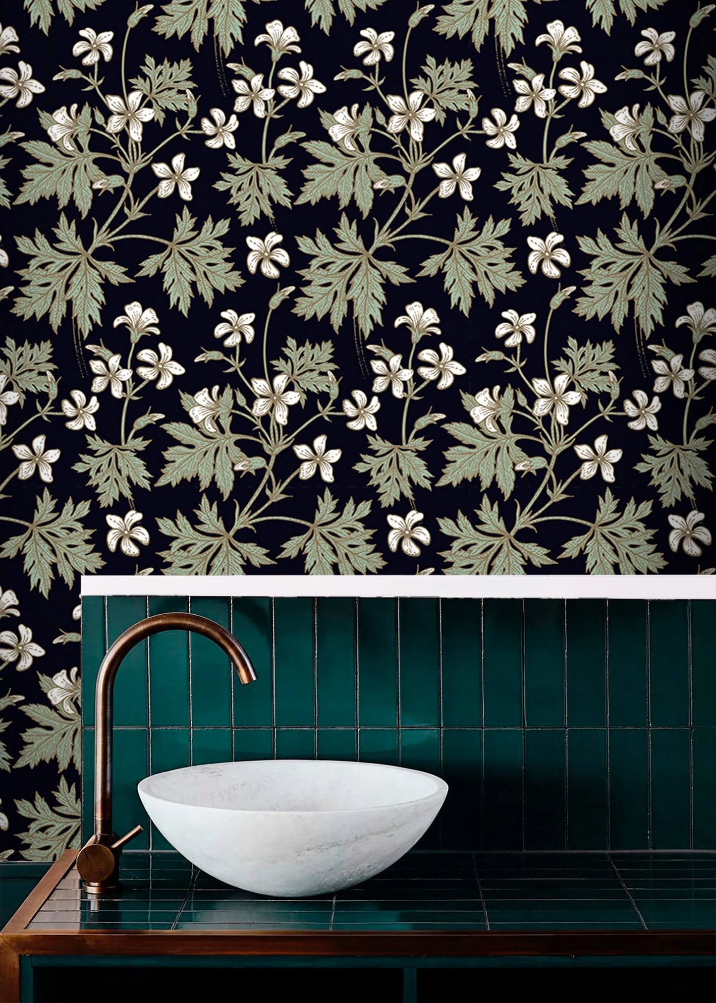 Vintage Floral Noir Wallpaper