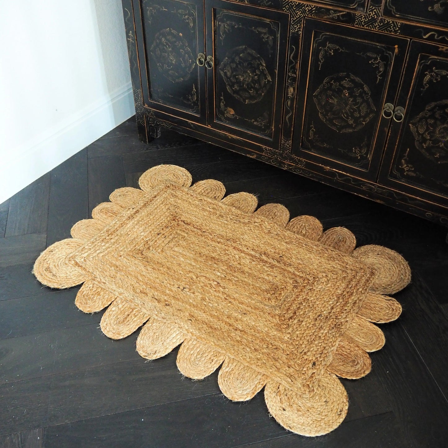 Handmade Mini Scalloped Jute Rug - Natural Color Handmade Mini Scalloped Jute Rug - Natural Color 