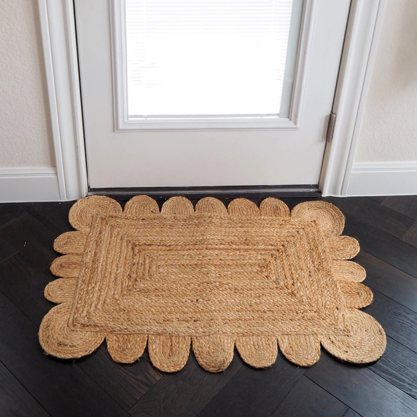 Handmade Mini Scalloped Jute Rug - Natural Color Handmade Mini Scalloped Jute Rug - Natural Color 