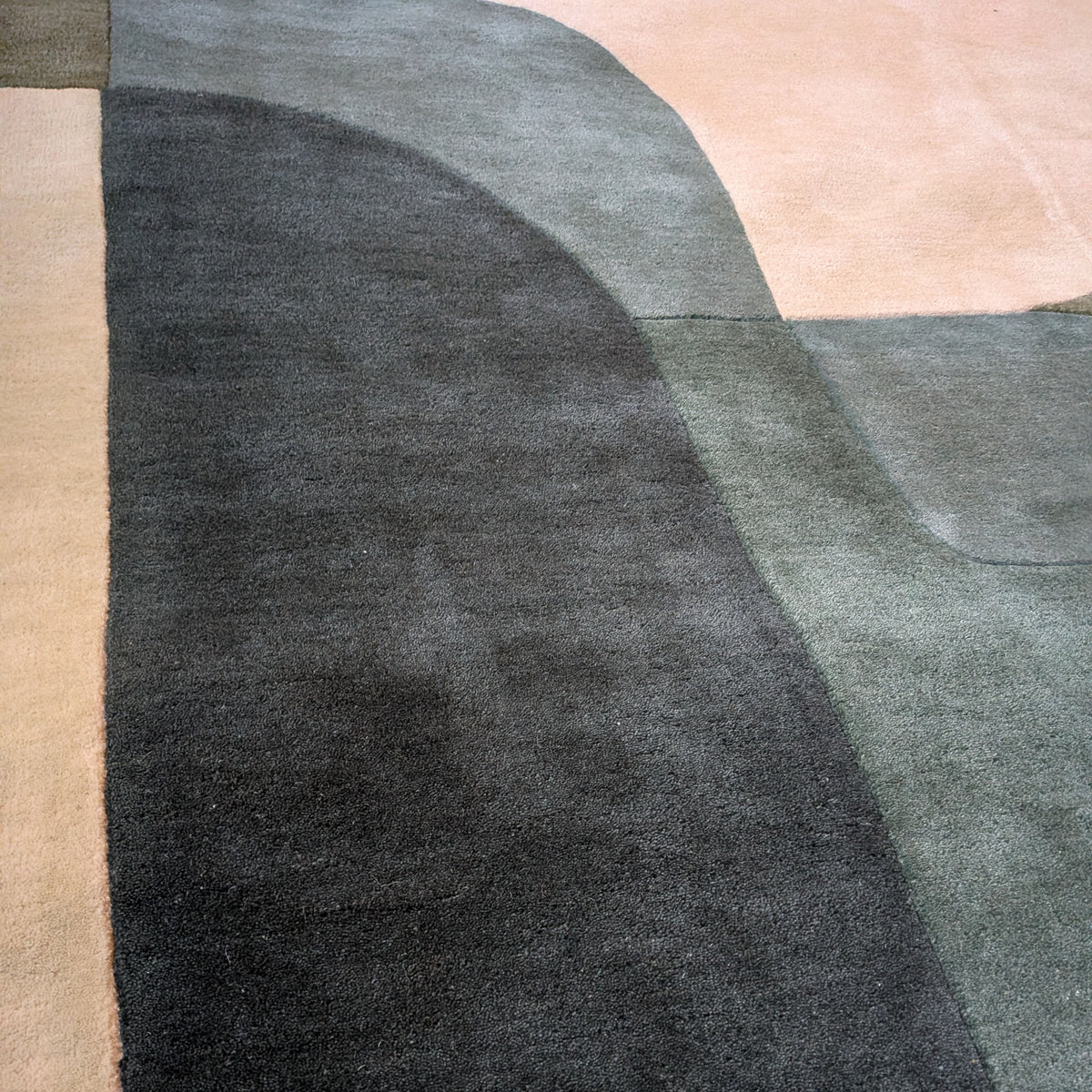 Monochrome Chic Hand Tufted Rug 8 x 8 ft