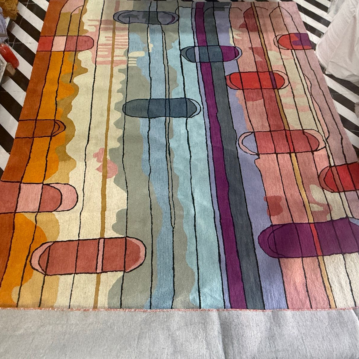 Retro Rhythm Lines Hand Tufted Rug