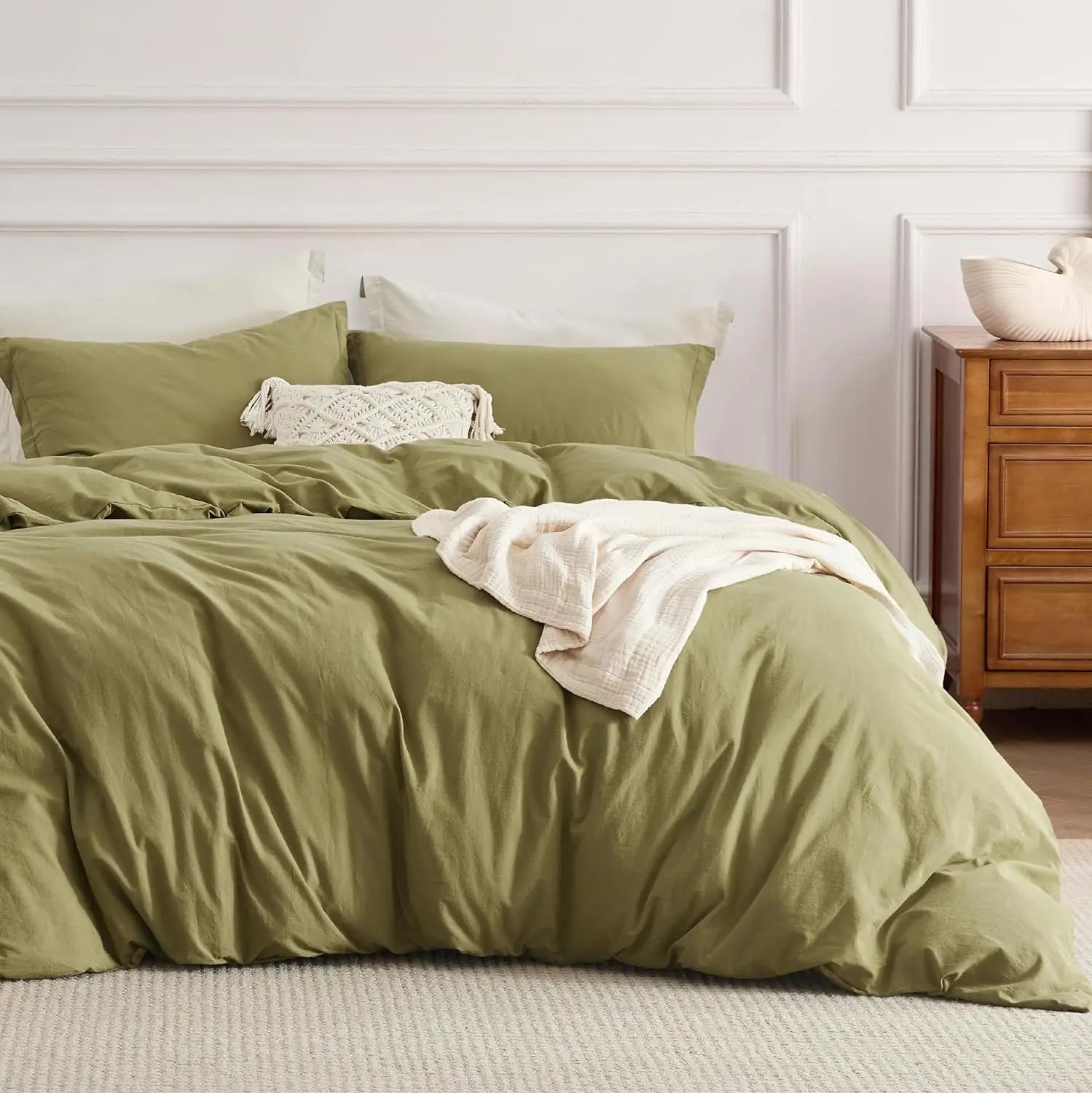 Experience luxury with our 100% Organic Flax Linen Washed Bedding Set in avocado. Soft, breathable, and durable, it ensures ultimate comfort and timeless elegance.