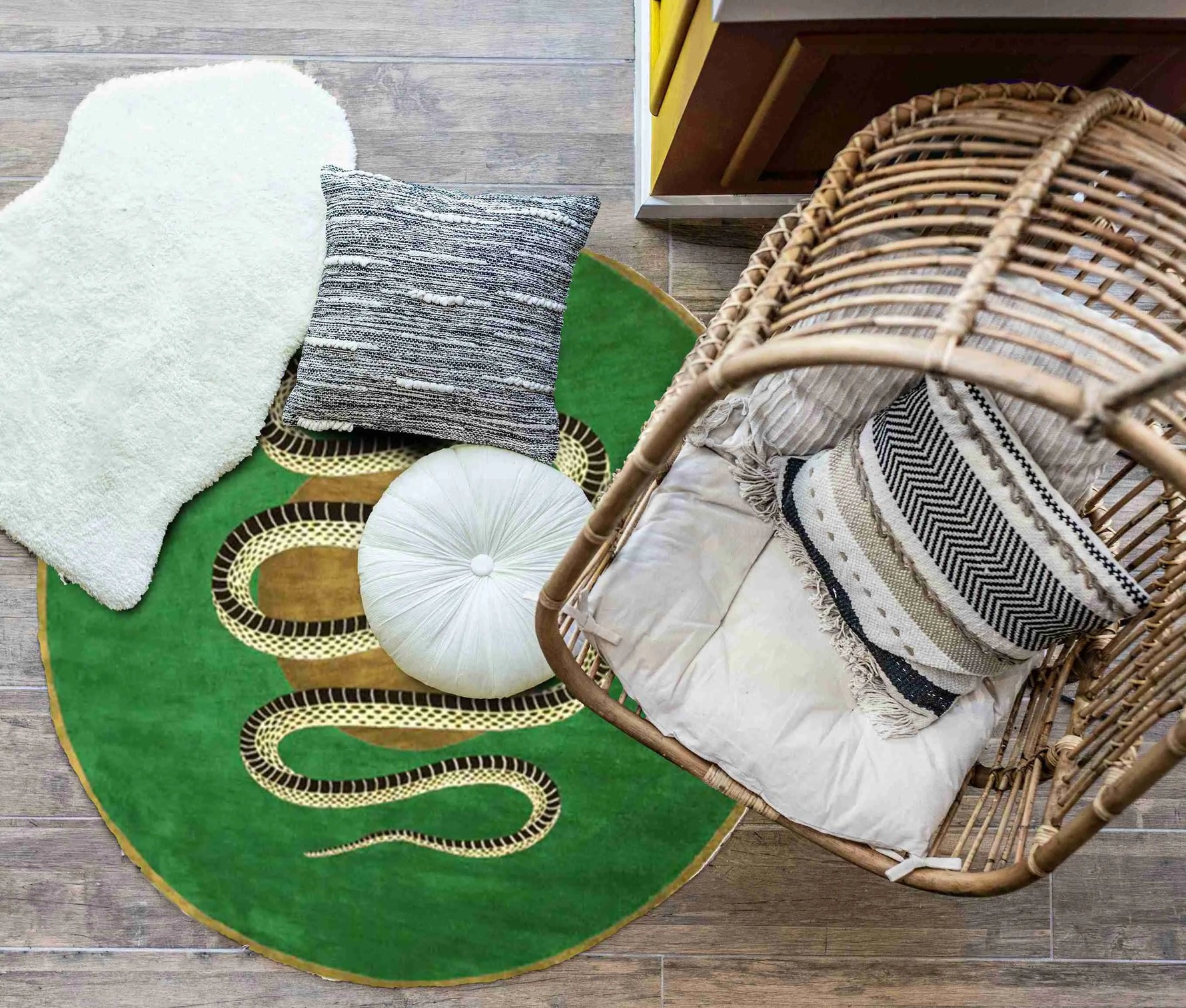 Snake and Apple Green Gold Round Hand Tufted Wool Rug