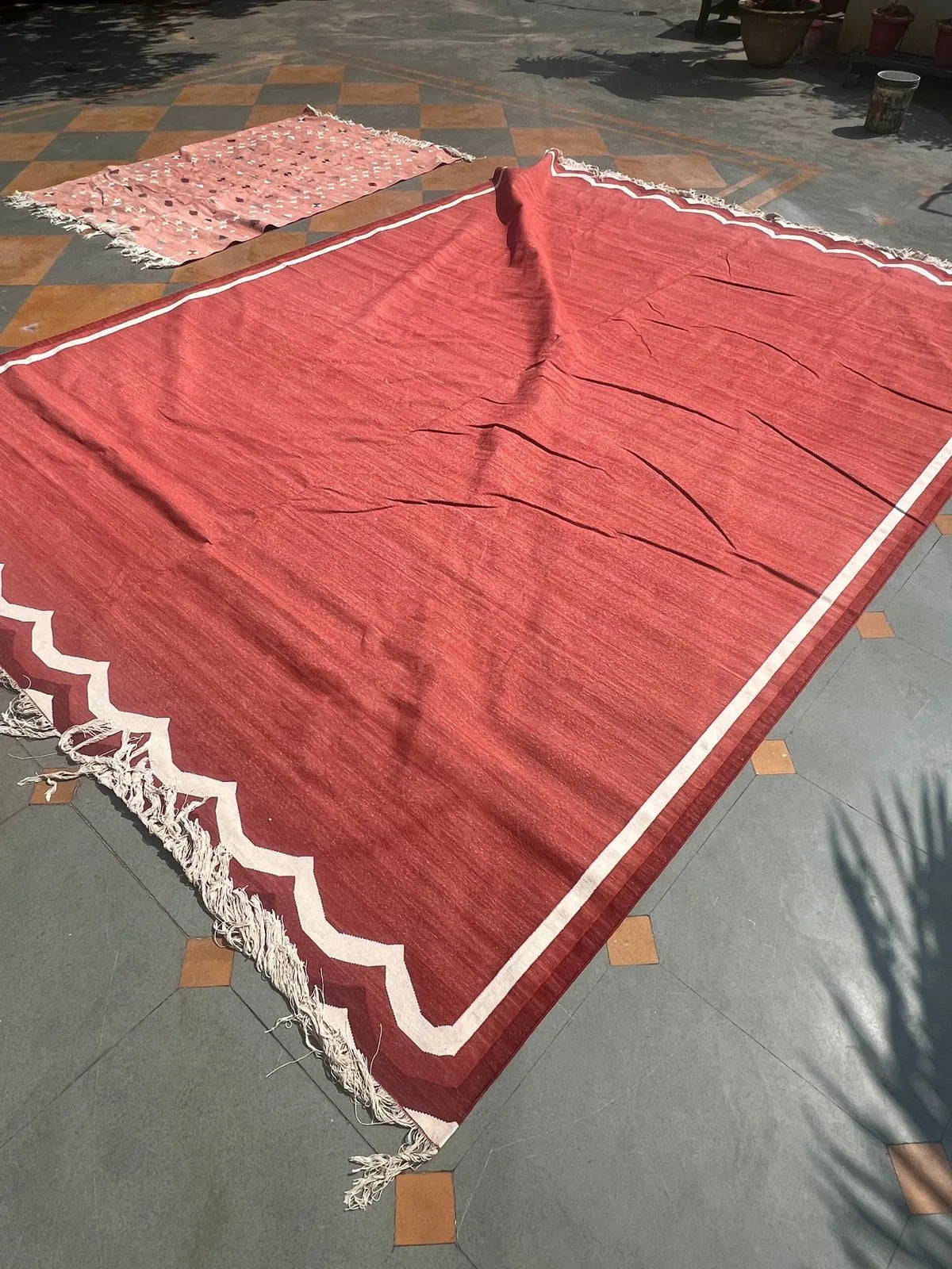 Handwoven Scalloped Cotton Rug - Red