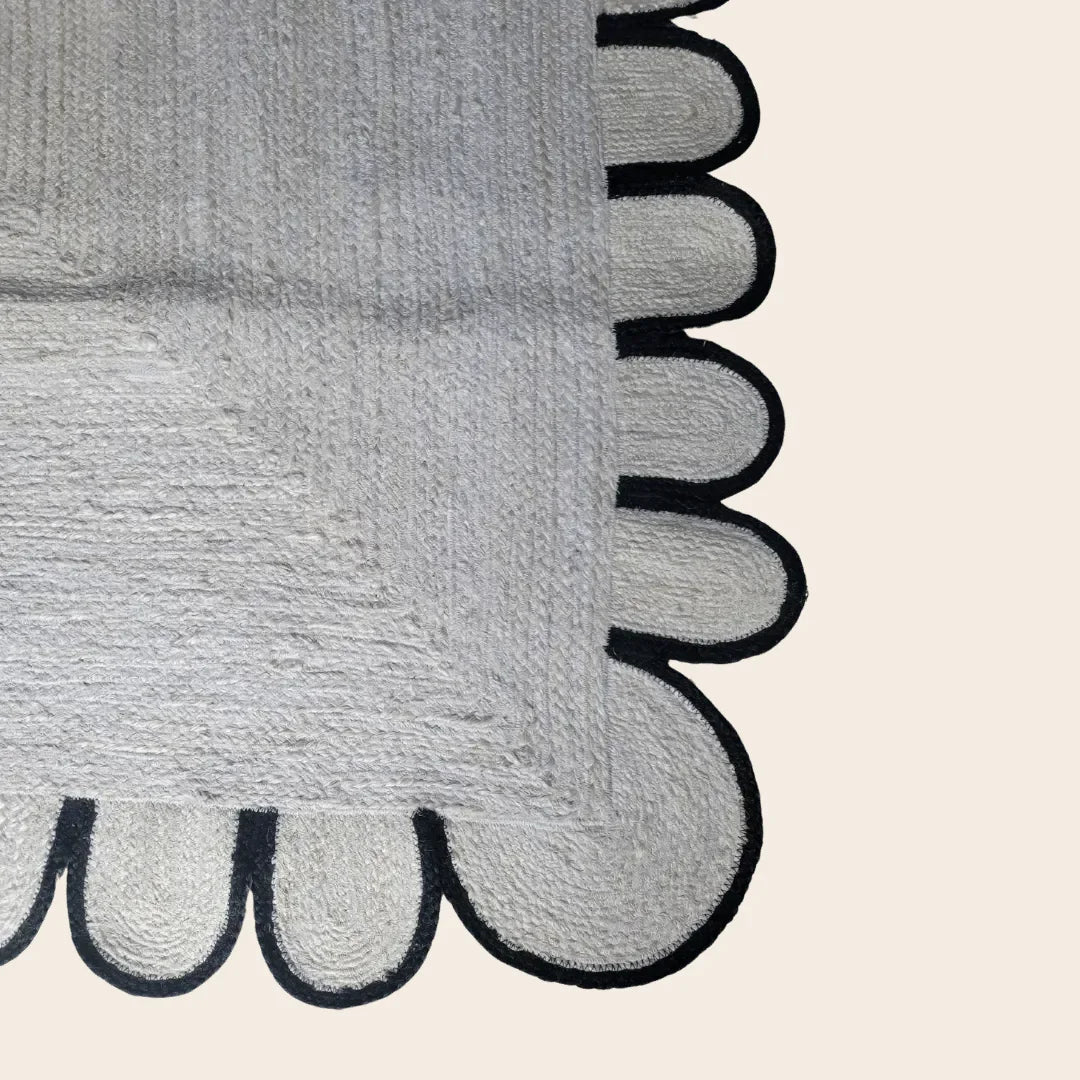 Black and White Scallop Jute Rug