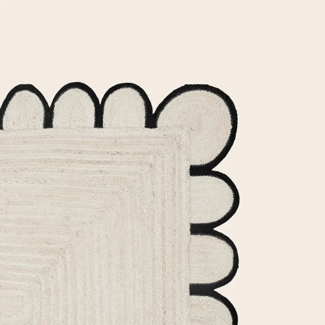 Black and White Scallop Jute Rug