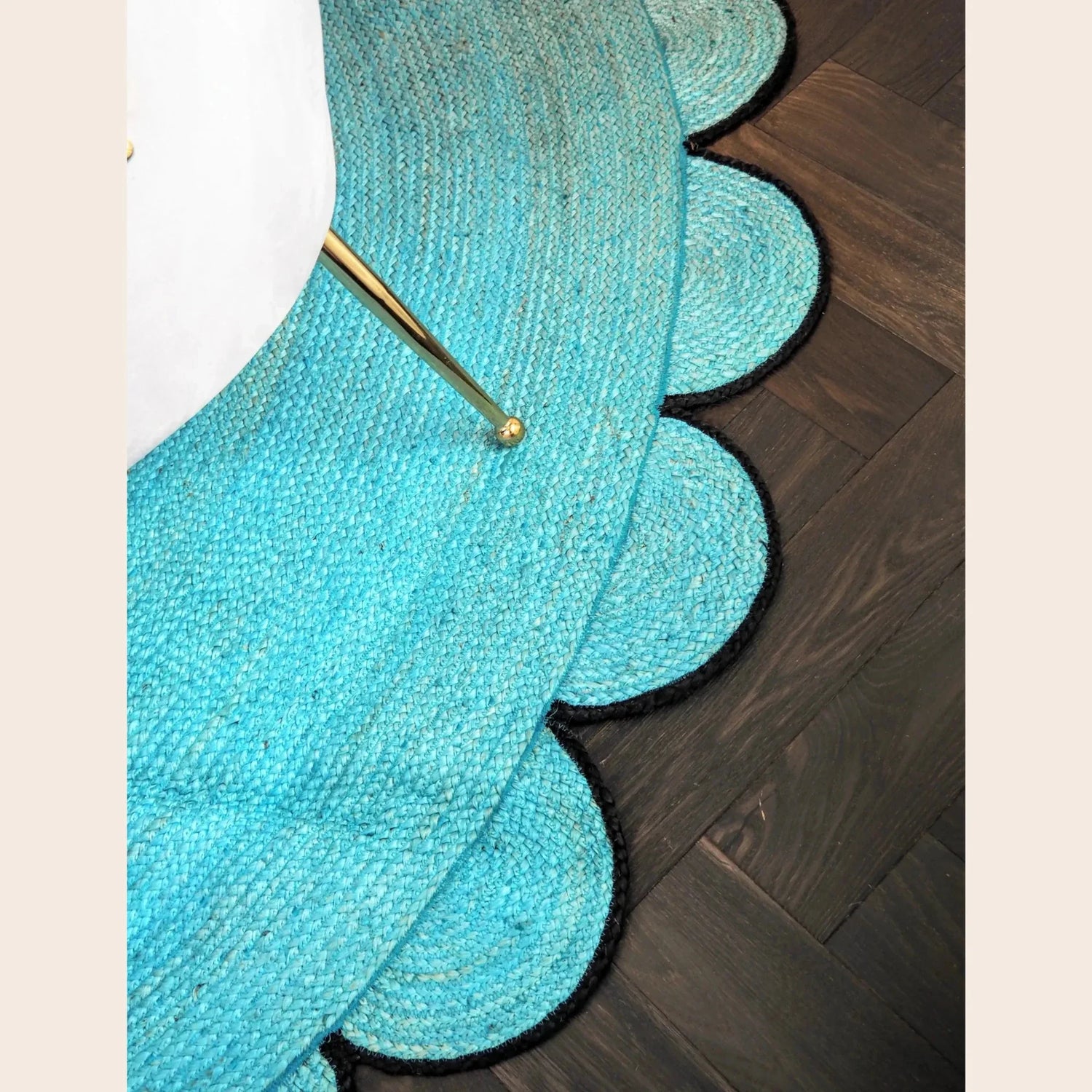 Blue Scalloped Round Jute Rug 9' x 9'