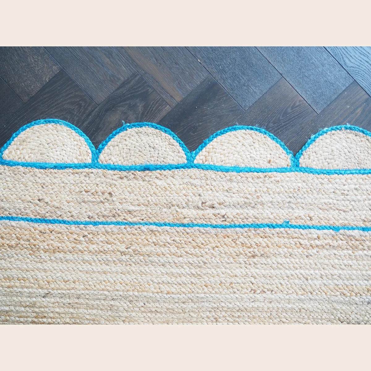 Handmade Blue Mini Scalloped Jute Rug
