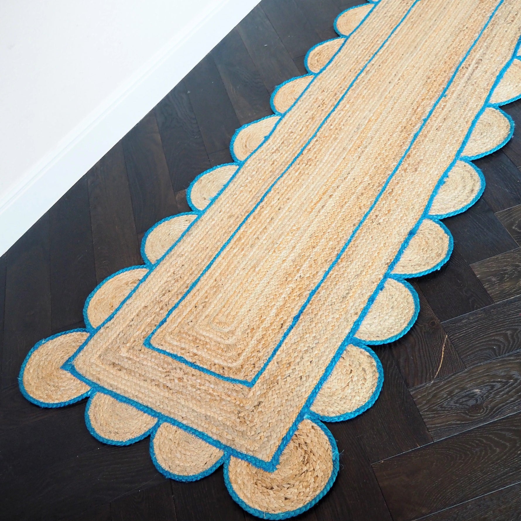 Handmade Blue Scalloped Jute Rug 3' x 5'