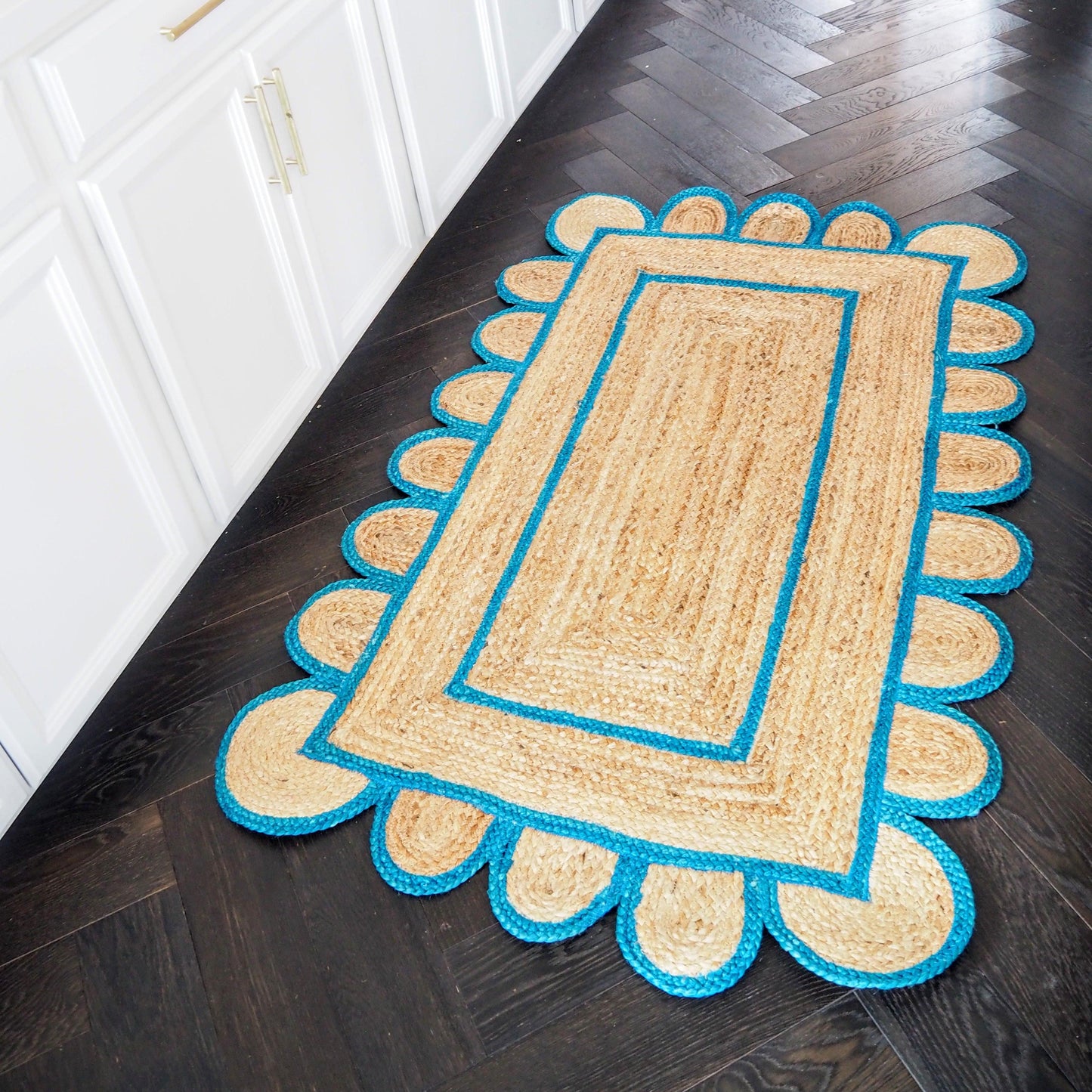 Handmade Blue Mini Scalloped Jute Rug - MAIA HOMES