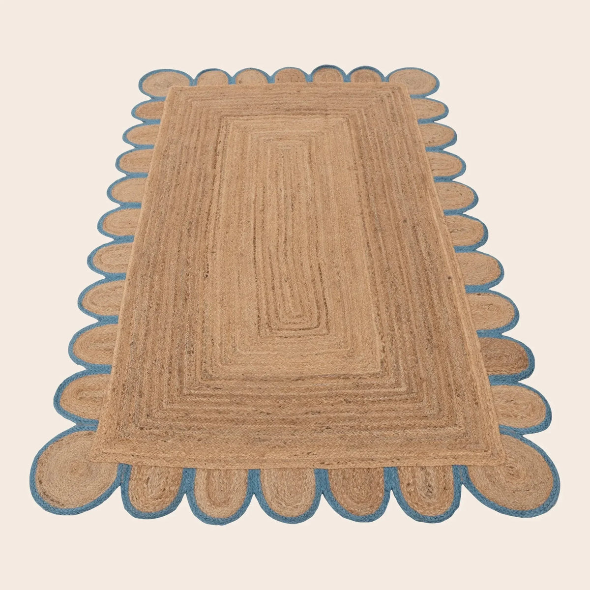 Handmade Blue Trim Scalloped Jute Rug