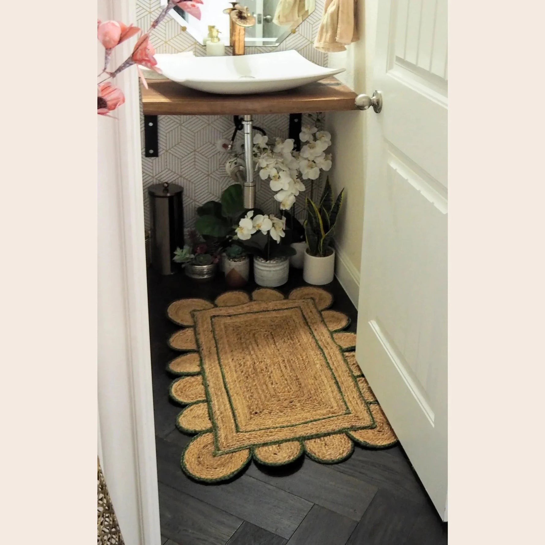Handmade Green Scalloped Jute Rug