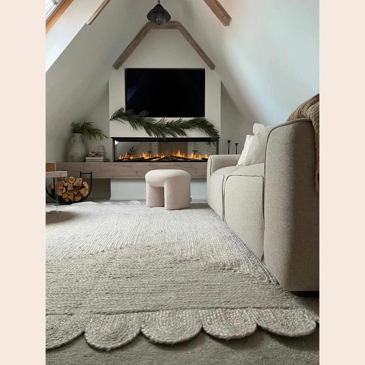 Handmade Scalloped Jute Rug - White Washed - Maia Homes