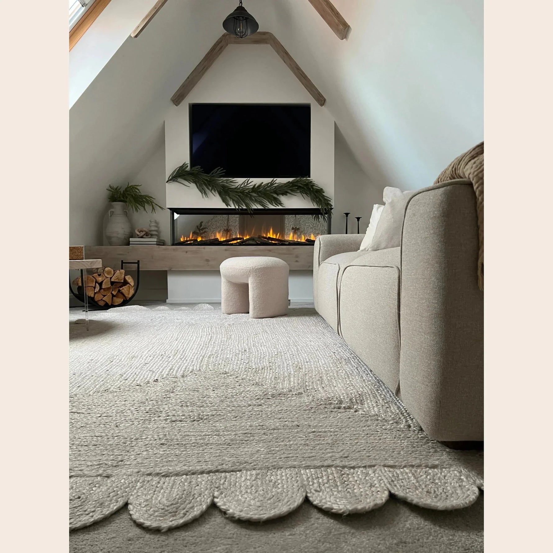 Handmade Scalloped Jute Rug - White Washed - Maia Homes
