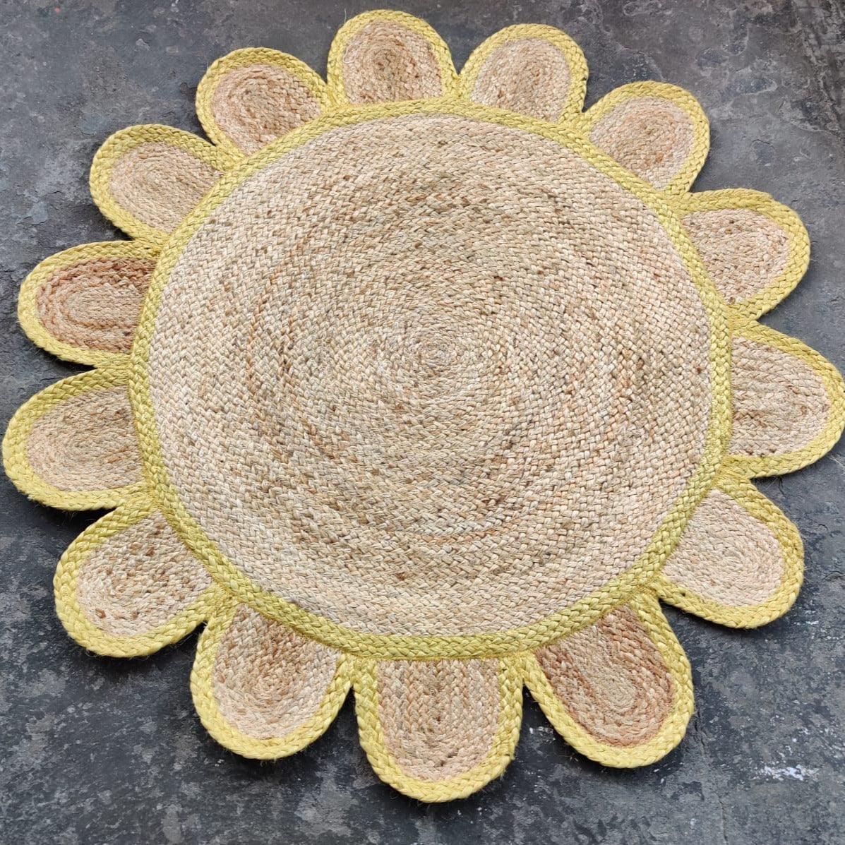 Handmade Yellow Scalloped Round Jute Rug