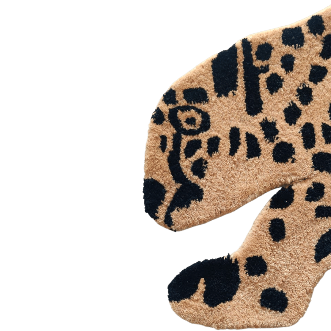 Hand Tufted Tiger Shaped Wool Rug