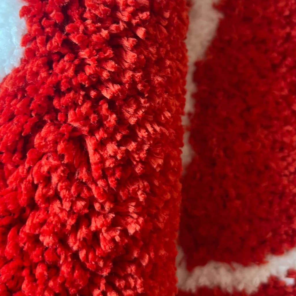 Irregular Red Dice Tufted Bath Mat
