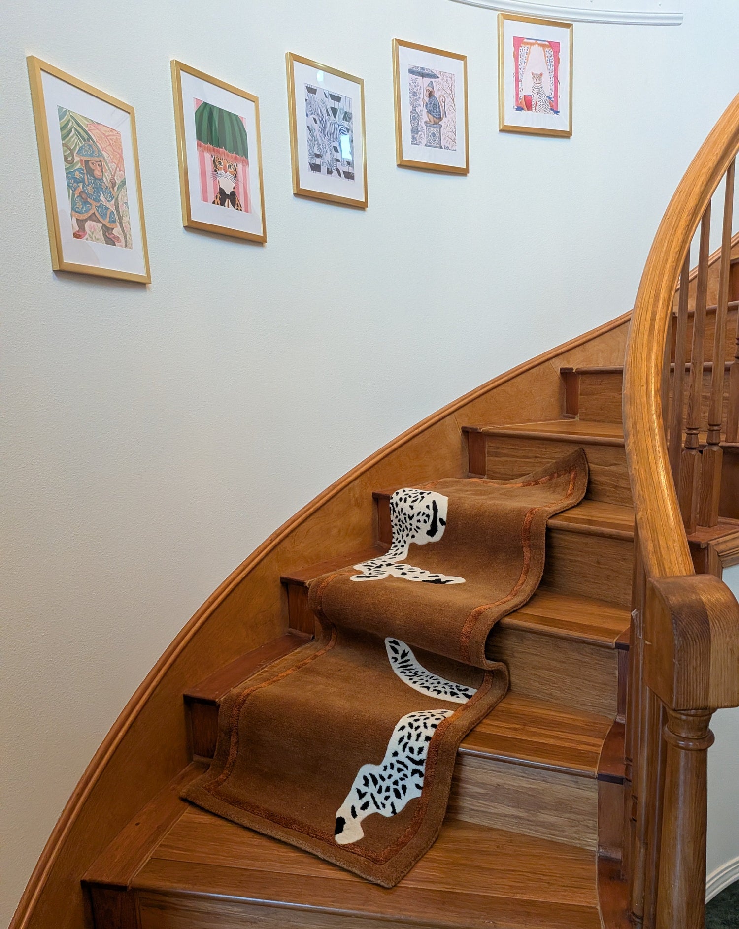 Walking Leopard on Silk Road Hand Tufted Runner Rug -  Brown 2' x 6'