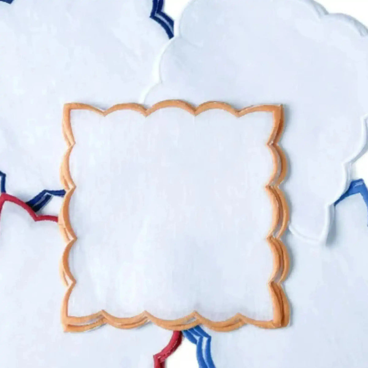 Scalloped Elegance Placemats - MAIA HOMES