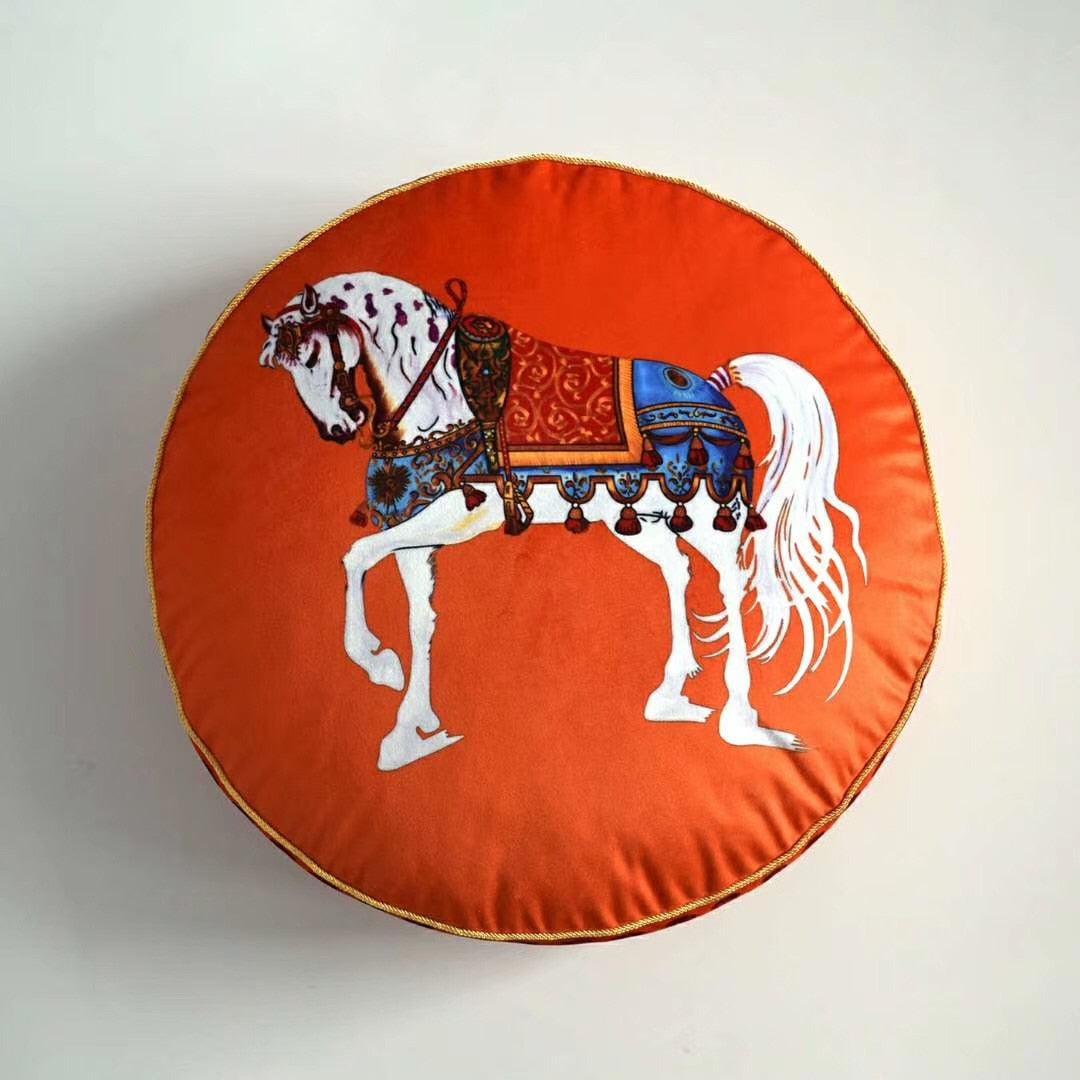 Silky Horse Round Decorative Pillow Cover H