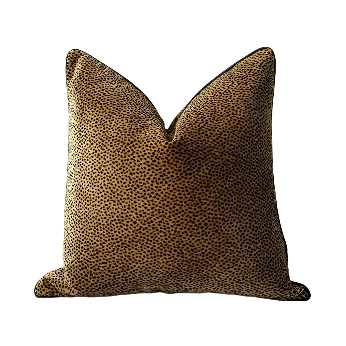 Tiger pattern velvet decorative throw pillow cover, featuring a stylish and vibrant design, perfect for home decor.