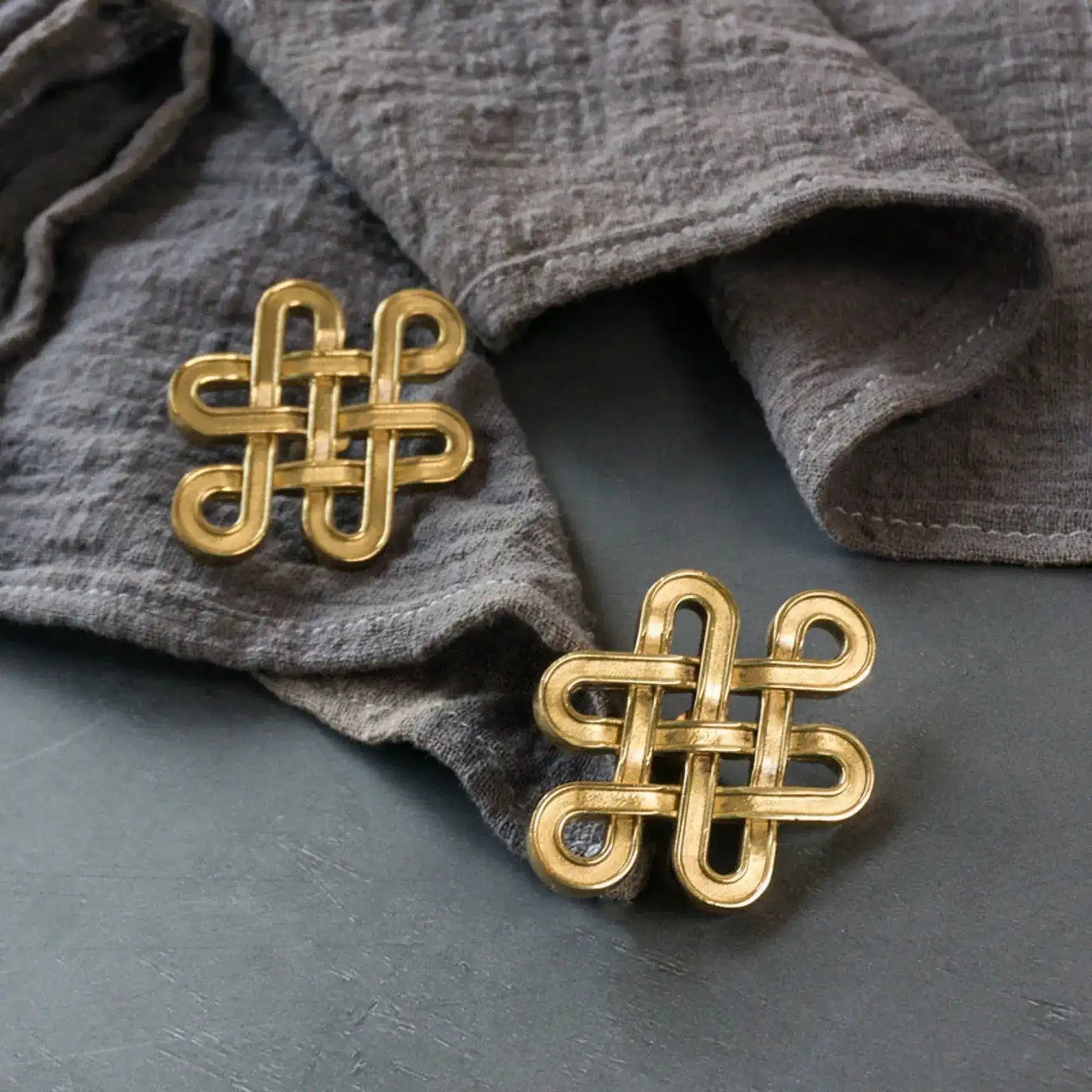 Vintage inspired Brass Twisted Cabinet Drawer Knob - set of 2