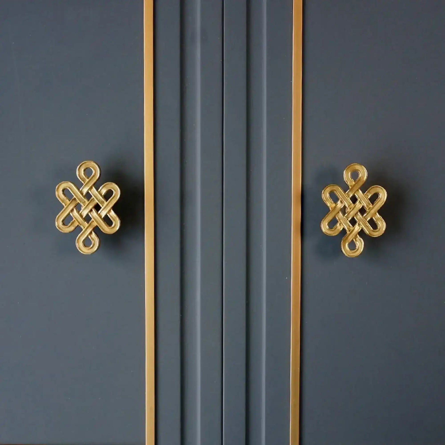 Vintage inspired Brass Twisted Cabinet Drawer Knob - set of 2