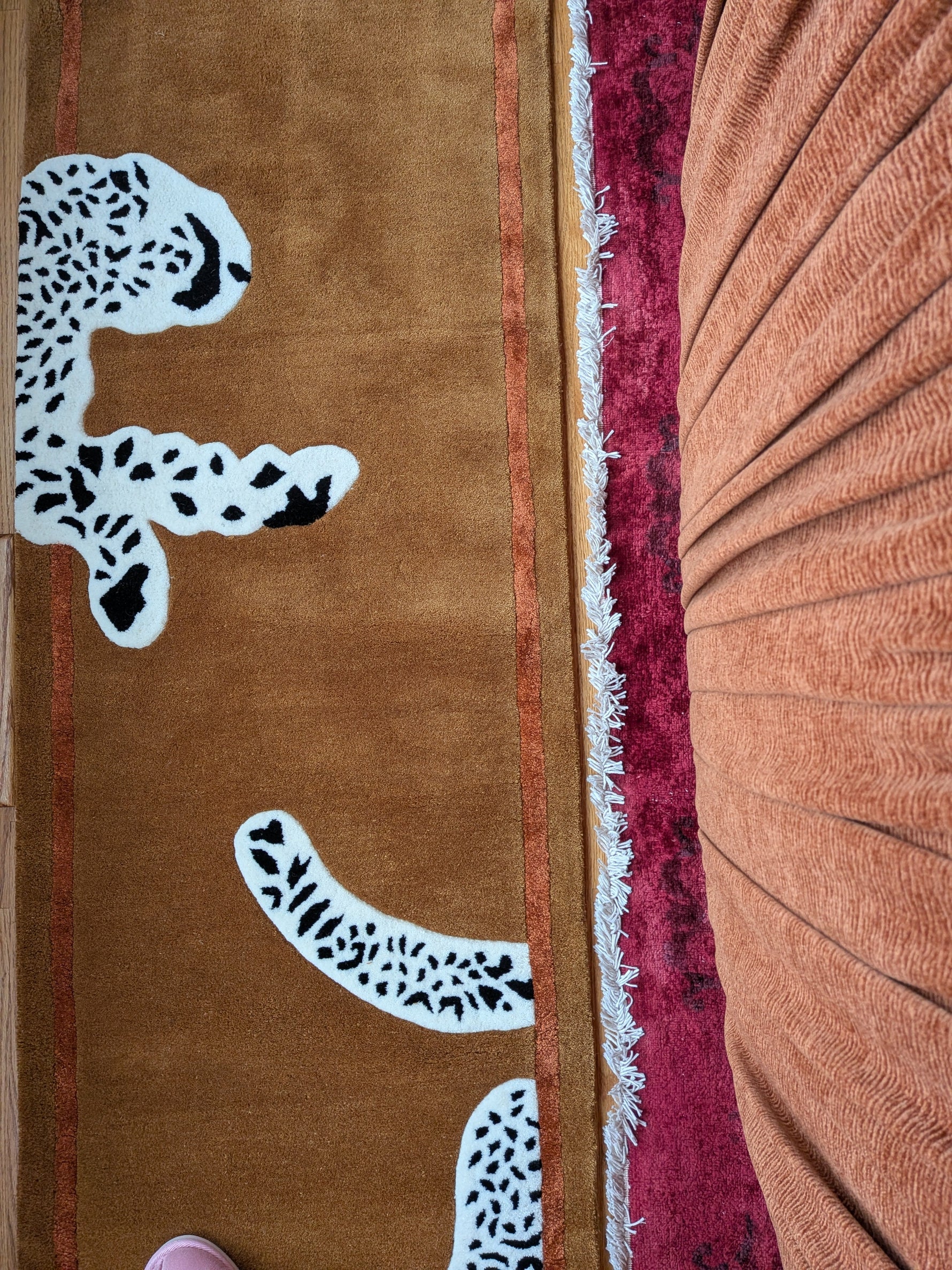 Walking Leopard on Silk Road Hand Tufted Runner Rug -  Brown 2' x 6'