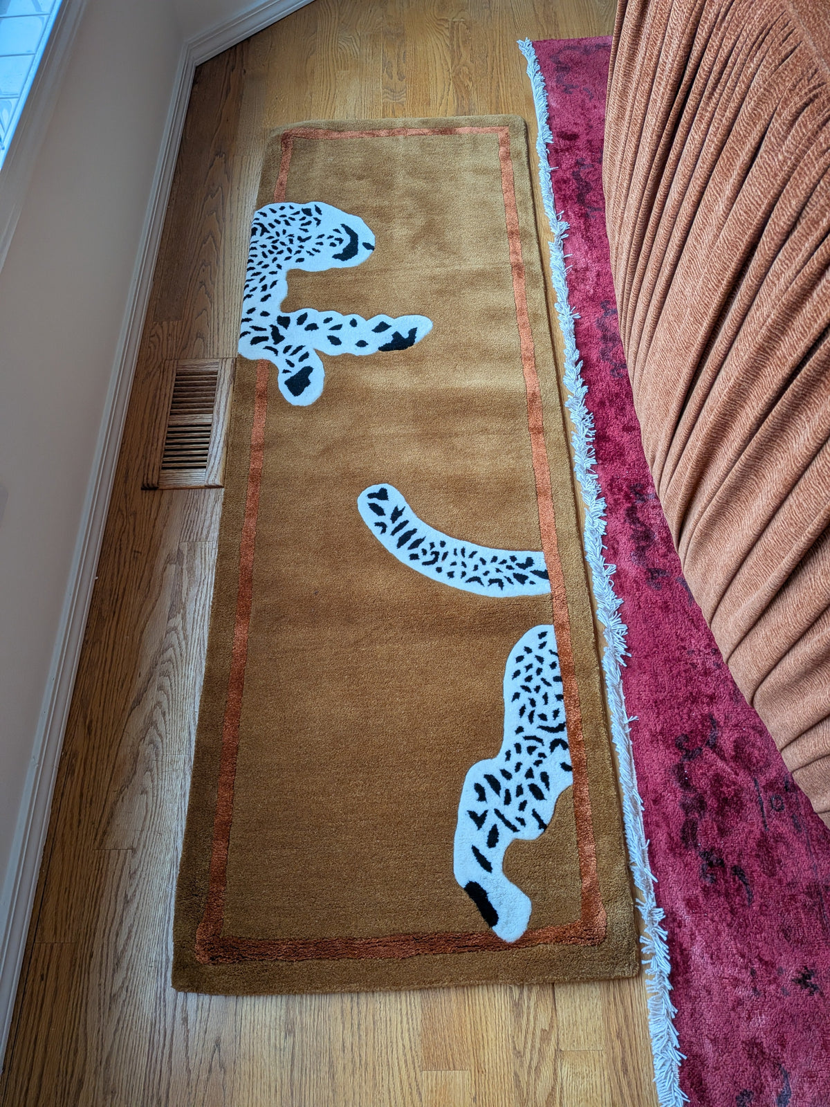 Walking Leopard on Silk Road Hand Tufted Runner Rug -  Brown 2' x 6'