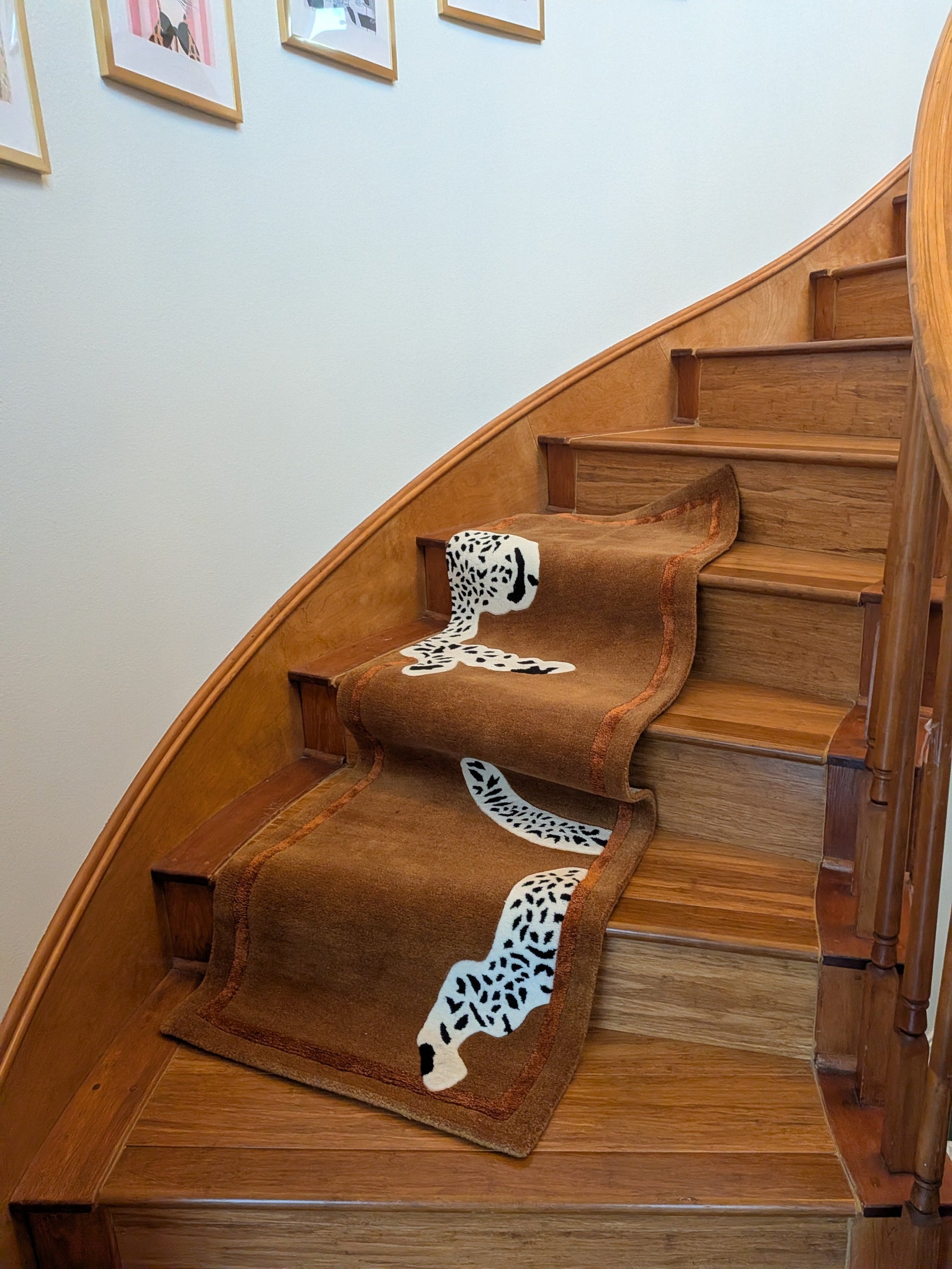 Walking Leopard on Silk Road Hand Tufted Runner Rug -  Brown 2' x 6'