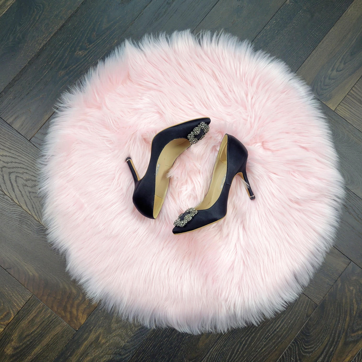 2' Round Artificial Wool Faux Fur Rug