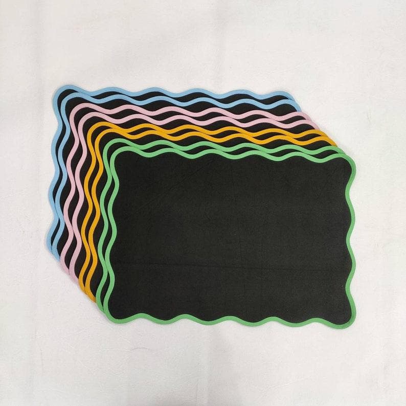 Black Classic Scallop Cotton Placemat Set of 4 Light Green