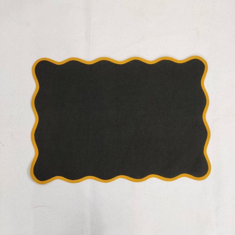 Black Classic Scallop Cotton Placemat Set of 4 Yellow