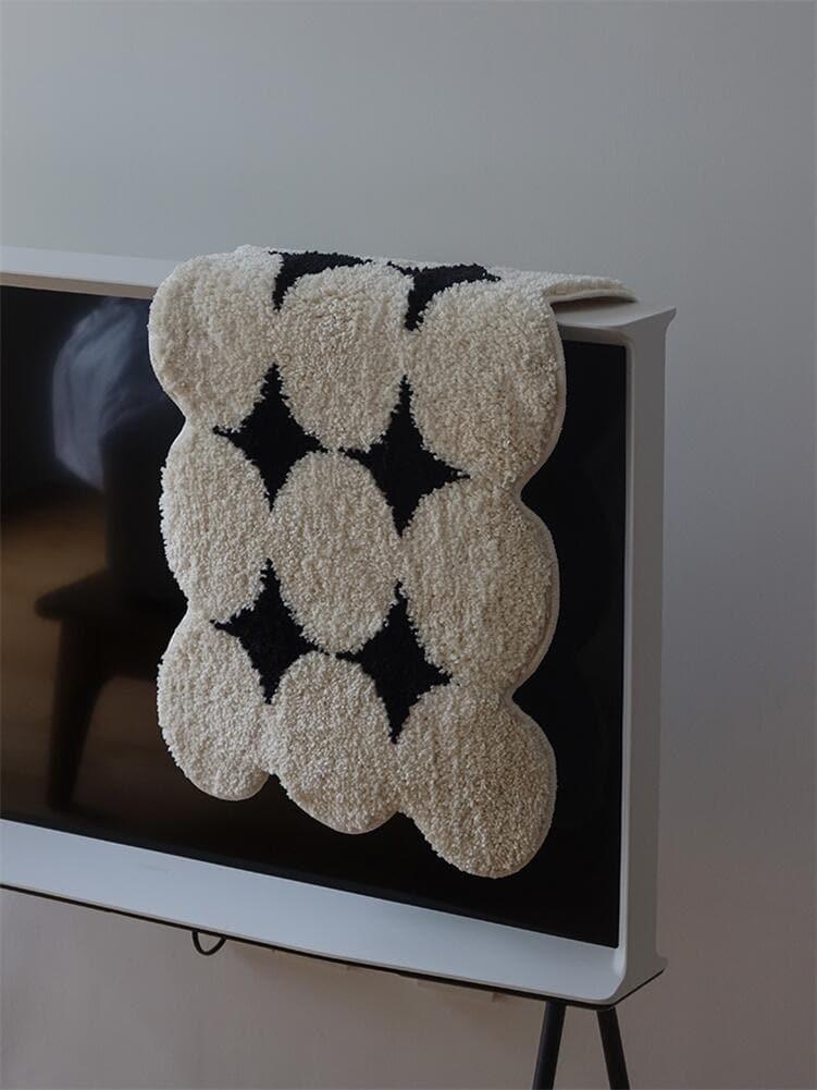 Blinking White and Black Scallop Rug