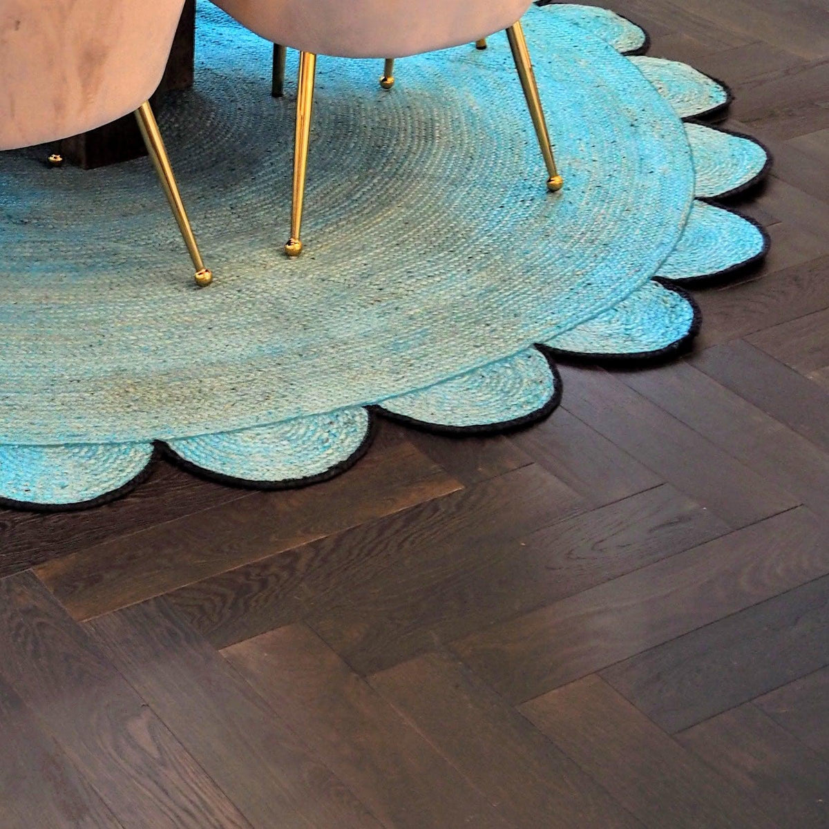 Blue Scalloped Round Jute Rug