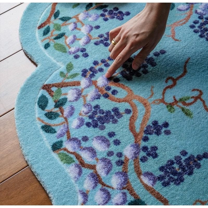 Chinoiserie Grape Vine Accent Hand-Tufted Rug