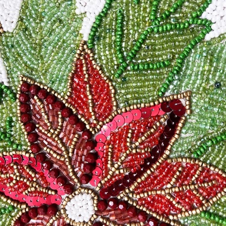 Christmas Flowers and Leaves Beaded Table Runner