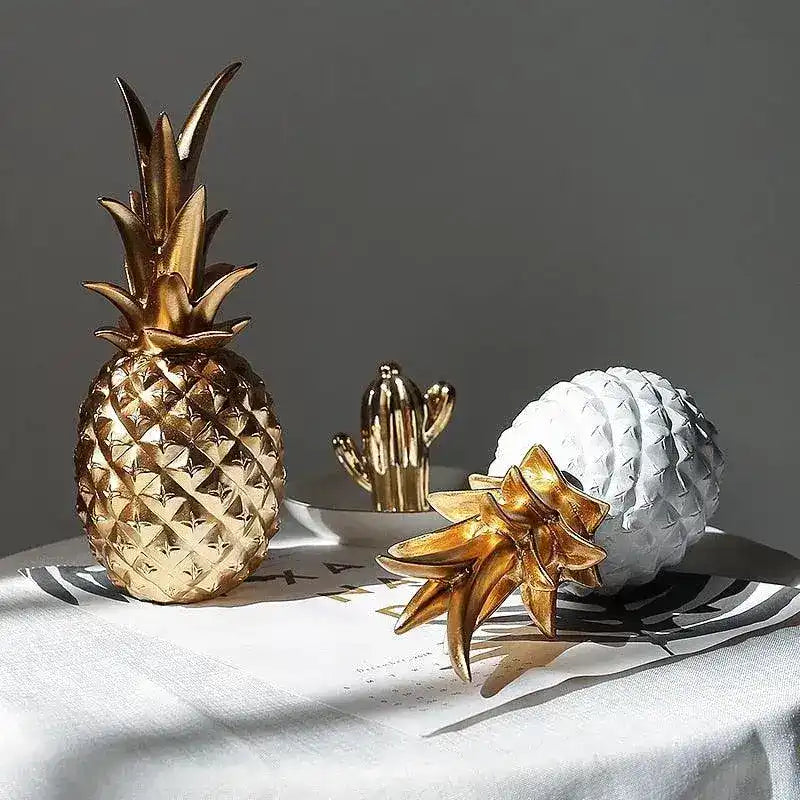 Glamorous Tropical Pineapple Table Decor