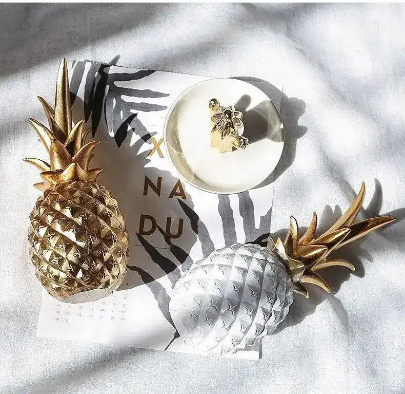 Glamorous Tropical Pineapple Table Decor