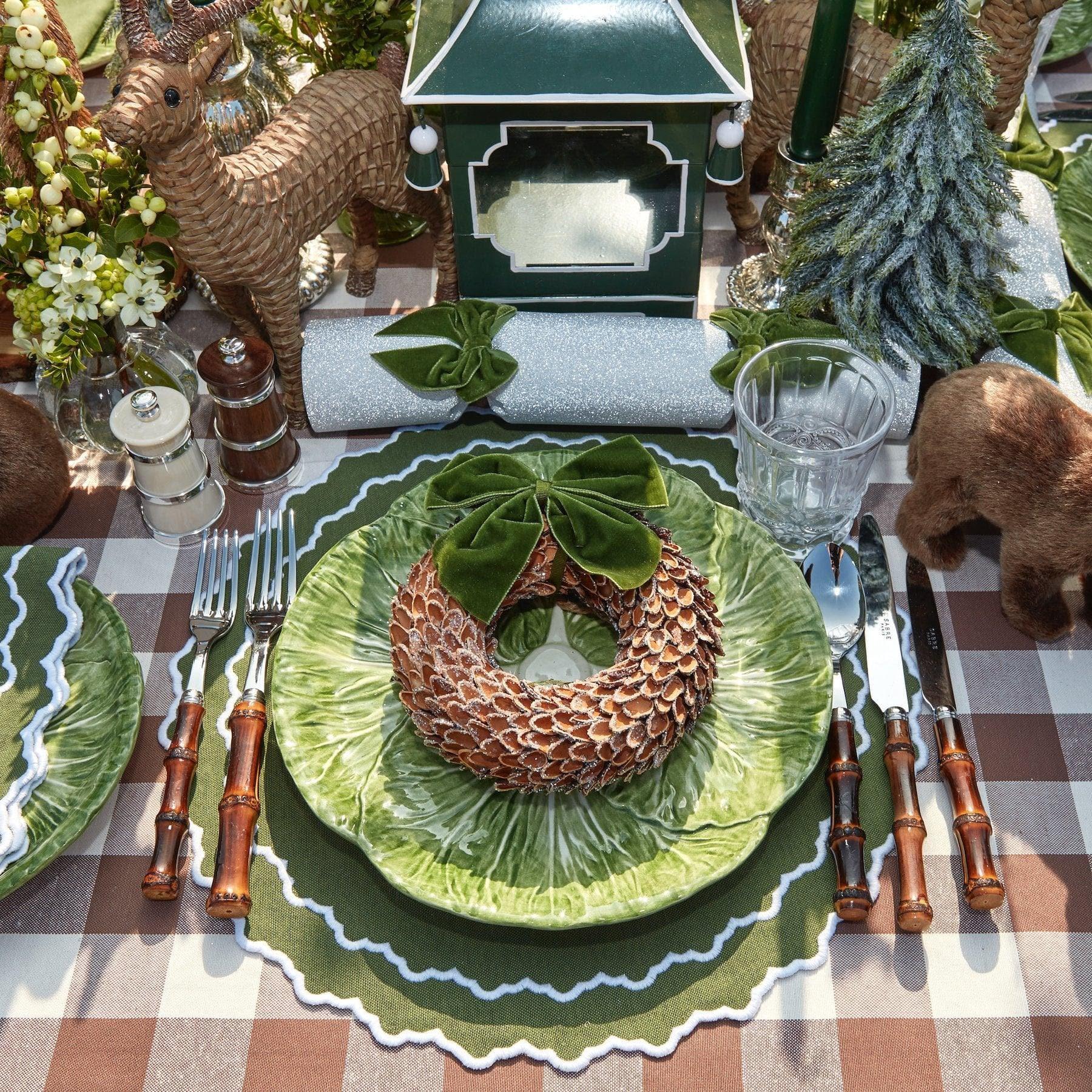 Leafy Green and White Trim Table Placemats Set - MAIA HOMES