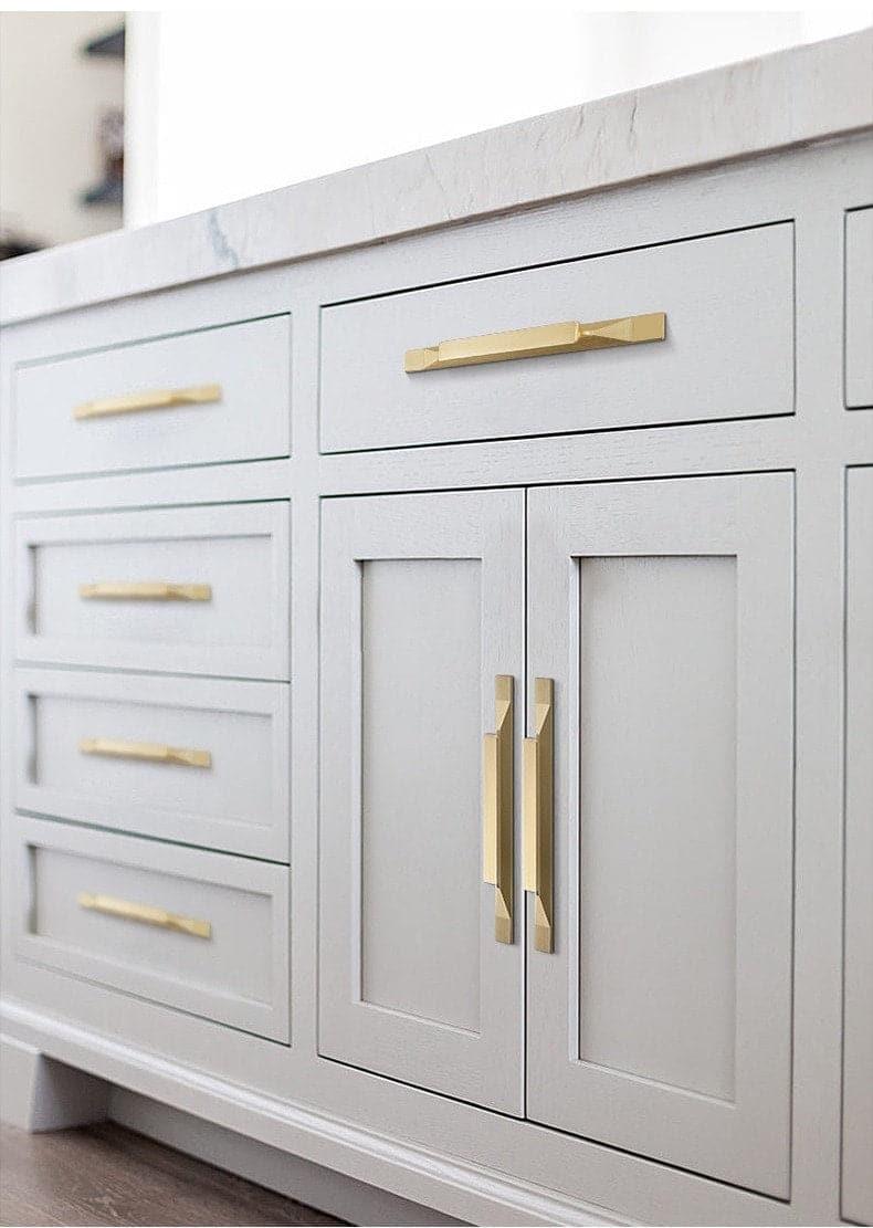 Minimalist Sleek Long Cabinet Drawer Pull