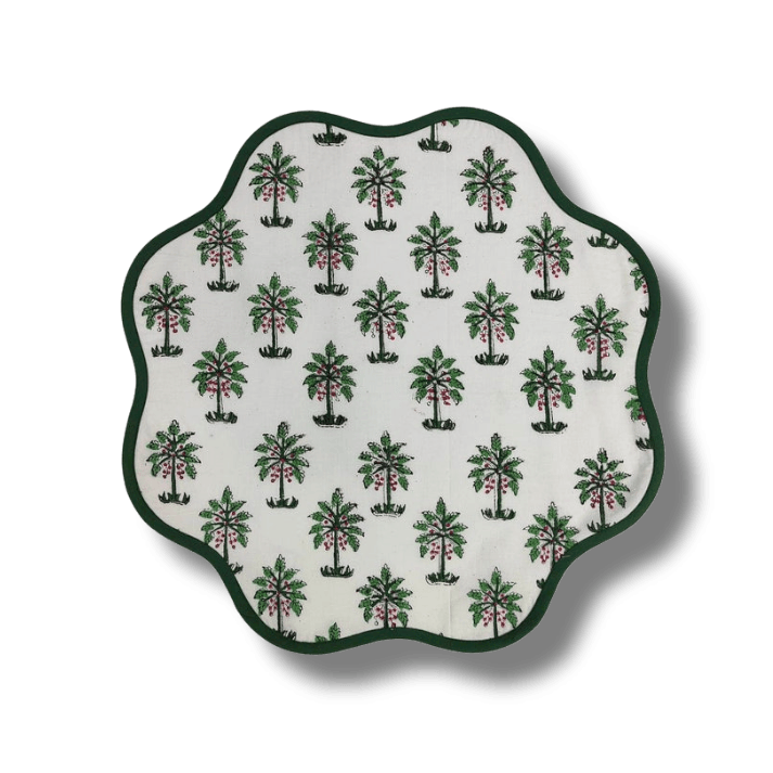 Scalloped Palm Tree Round Placemats