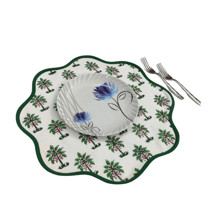 Scalloped Palm Tree Round Placemats