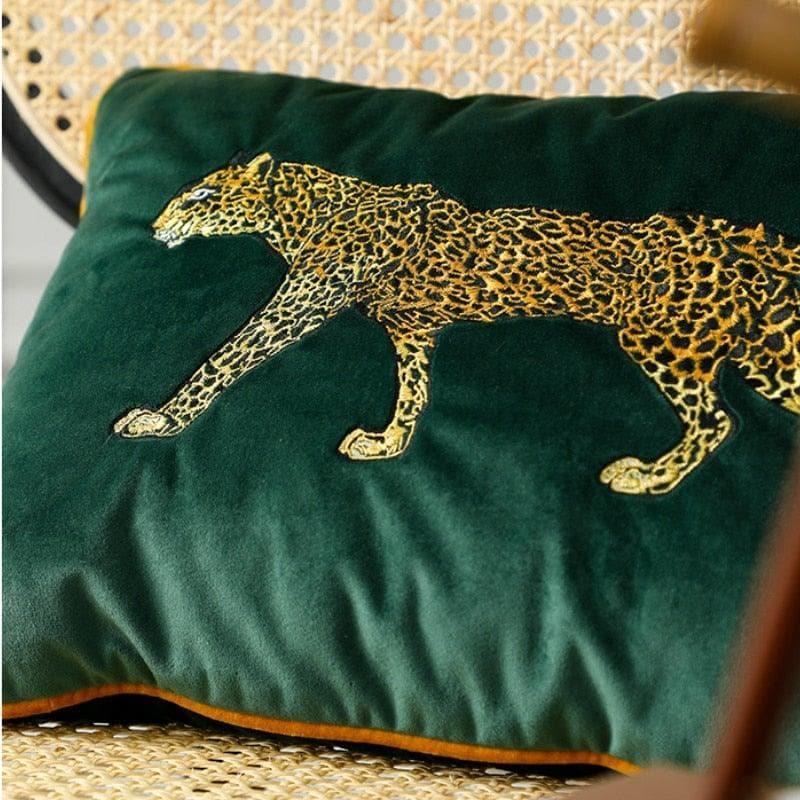 Walking Leopard Velvet Pillow Case - MAIA HOMES