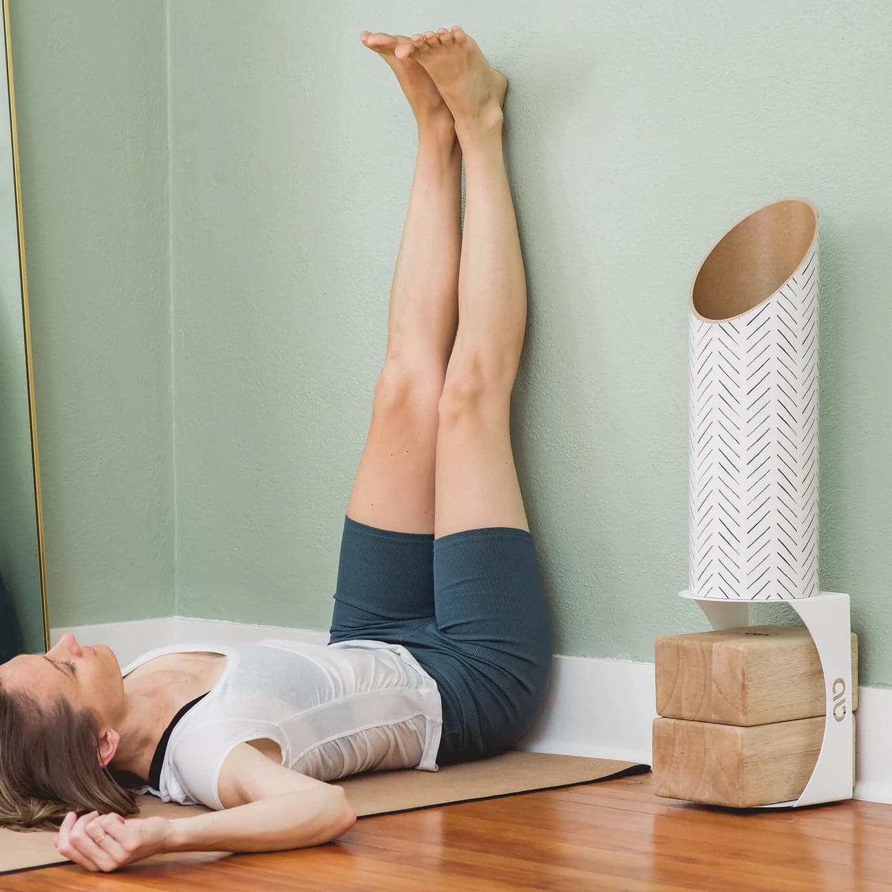 Yoke Yoga Mat Storage Floor Stand - MAIA HOMES